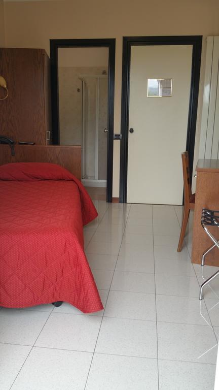 Hotel 5 Vie Almenno San Salvatore Chambre photo
