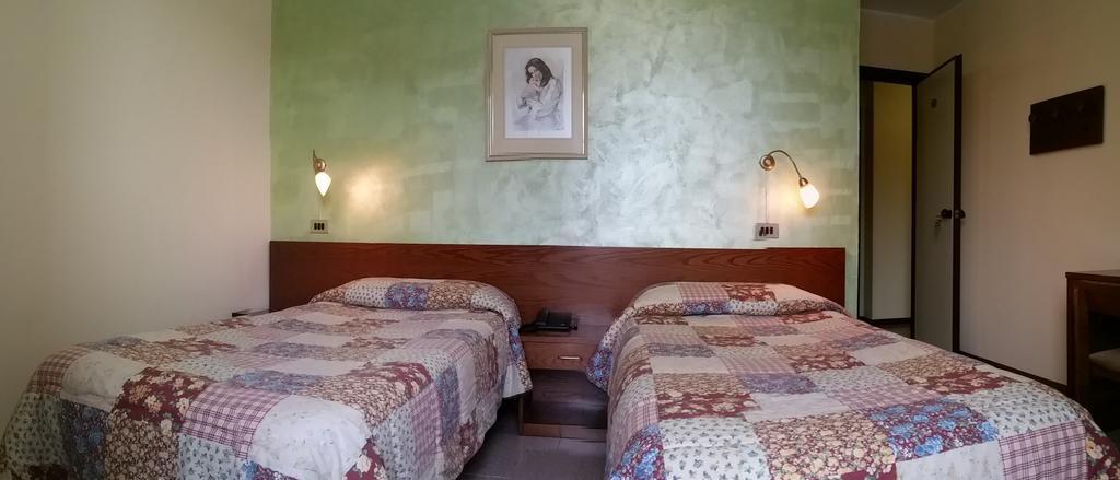 Hotel 5 Vie Almenno San Salvatore Chambre photo