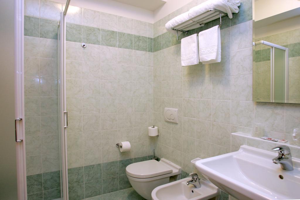 Hotel 5 Vie Almenno San Salvatore Chambre photo