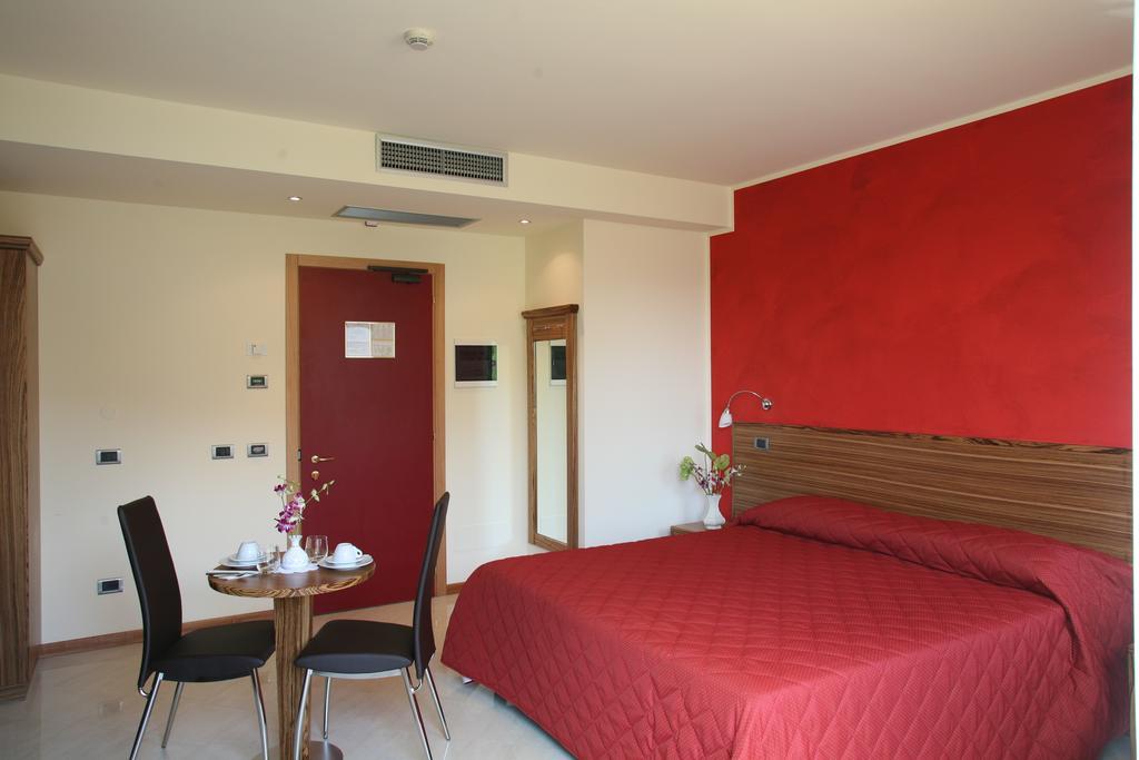 Hotel 5 Vie Almenno San Salvatore Chambre photo